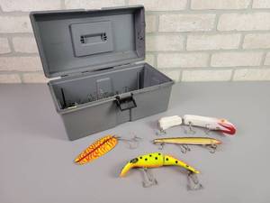 lot 534 image: Musky Lures, Jigs and More in Tackle Box