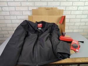 lot 514 image: Milwaukee M12 Heated Coat w Battery and Charger - Size 3X - Model 2345