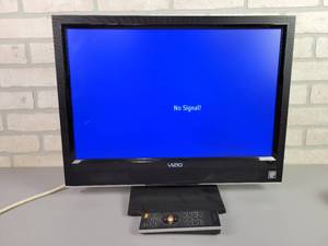 lot 546 image: VIZIO 22 1080p HDTV - Model VO22L w Remote - Tested and Works - NO SHIPPING