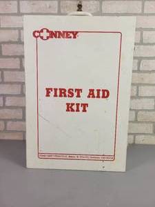 lot 563 image: Steel First Aid Wall Cabinet (22 x 15 x 5.5)