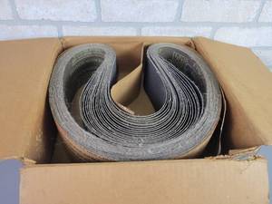 lot 564 image: (47) NEW 4 x 64 Grinding  Sanding Belts - 100 Grit - Resin Bonded Cloth - Model 451100XL