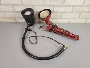 lot 585 image: (2) Articulating Work Lamps