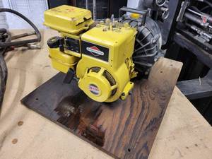 lot 637 image: BANJO Centrifugal Self-Priming Pump w Briggs & Stratton 3HP Engine - NO SHIPPING