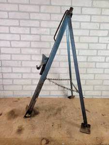 lot 647 image: Vintage Steel 30 Bumper Jack - NO SHIPPING