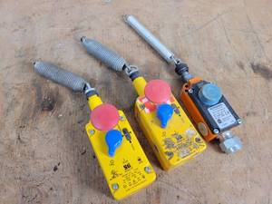 lot 652 image: (2) OMRON STI Emergency Cable Pull Switch (ER6019) and (1) Schmersal Cable Pull Safety Switch (ZS7101SWVD-A)