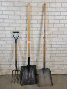 lot 679 image: (2) Shovels and Hay fork - NO SHIPPING