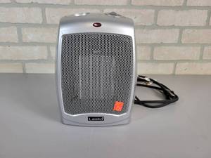 lot 745 image: LASKO Model No. 754200 1500W 120V Space Heater - Tested and Works - Missing Knob
