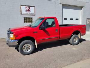 lot 501 image: 2000 FORD F350 XLT 4WD Triton V10 Pickup Truck - NO RESERVE - SEE VIDEO