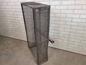 lot 756 image: Rear Hitch Cargo Platform - Uses 1-14 Receiver - NO SHIPPING