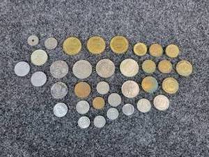 lot 185 image: Lot of Foreign Coins and Tokens - Ecuador, Germany, Norway, and More
