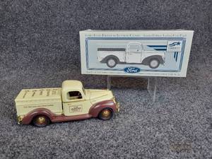 lot 210 image: Collectible Liberty Classics 1940 Ford Pickup w Tonneau Cover Coin Bank with Key