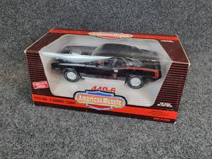 lot 239 image: ERTL American Muscle 118 Scale 1970 440 - 6 Barrel Cuda