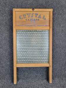 lot 242 image: Vintage Glass Washboard Crystal Cascade - Columbus Washboard Co.