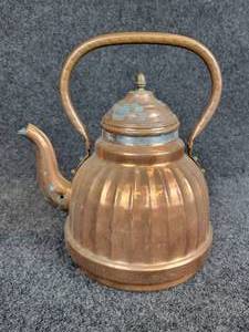 lot 247 image: Vintage Copper Teapot
