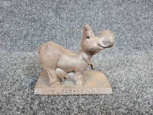 lot 307 image: Small Cow by Dotson Iron Casting - Sweetcream