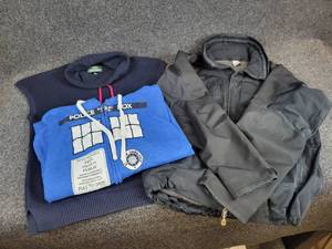 lot 375 image: Mens Medium Patagonia Jacket, XL Doctor Who Zip-Up B366Hoodie, XL Womens Ralph Lauren - Lauren Active Sweater
