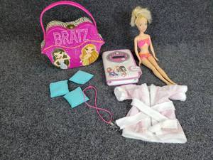 lot 384 image: BRATZ Doll & Accessories