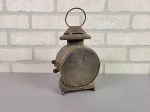 lot 19 image: Antique Driving Lantern w Bracket