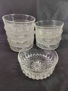 lot 60 image: Set of (8) ARCOROC of France Glass Bowls