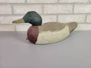 lot 75 image: Antique Duck Decoy