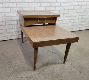 lot 99 image: Mid-Century Modern MERSMAN 8112 End Table - Approx. 30 x 19.5 x 21 Tall - NO SHIPPING