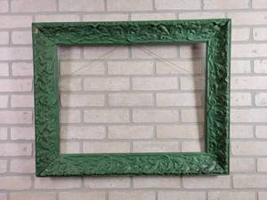 lot 121 image: Vintage Wood Frame  Wall Dcor - NO SHIPPING