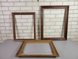 lot 125 image: (3) Wood Frames  Wall Dcor - NO SHIPPING