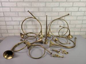 lot 130 image: (14) Brass Decorative Horns - Up to Approx. 13 Diameter