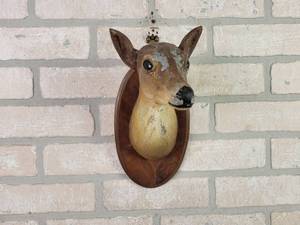 lot 162 image: Vintage STAG Beer Cast Aluminum Deer Head Mount - Back is Marked STAG BEER 1948