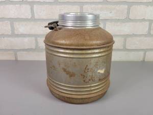 lot 172 image: Vintage THERMOS Jug - Approx. 8.5 Tall x 7 Diameter