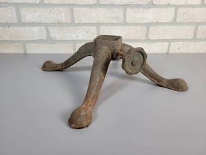 lot 391 image: Antique Cast Iron Stand - Approx. 13 x 13 x 6