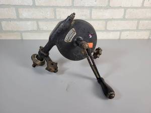 lot 396 image: Antique American Grinder Mfg. Co. Bench Mount Hand Grinder - Works Good