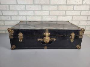 lot 402 image: Vintage Metal Trunk  Suitcase - Approx. 24 x 14 x 7.5 - NO SHIPPING