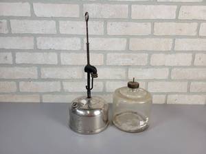 lot 421 image: Antique Illinois Glass Kerosene Jug and Gas Pressure Lamp