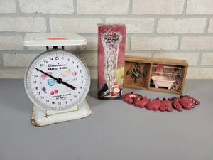 lot 422 image: Vintage Kitchen Scale, Crystal vase and More