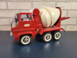 lot 2208 image: 1970s TONKA Gas Turbine Tandem Axle Cement Truck