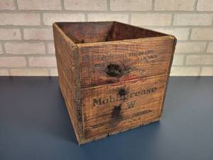 lot 2185 image: 1930s Mobilgrease 24# Wood Crate w Gargoyle Logo - SOCONY-VACUUM OIL COMPANY