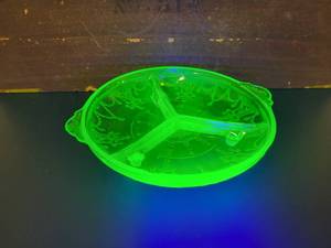 lot 2213 image: Vintage Uranium Glass 3-Compartment Relish Tray
