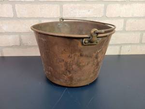 lot 2232 image: Antique Randolph & Clowes Company Spun Brass Bucket