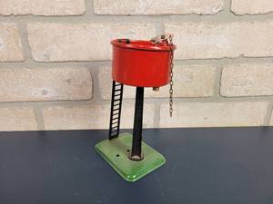 lot 2236 image: Vintage HORNBY O-Scale Tin Water Tank