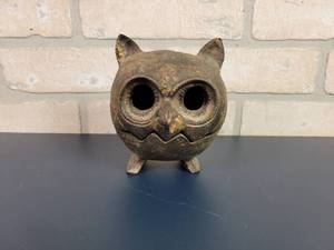 lot 2248 image: Vintage Japanese  Cast Iron OWL Lantern