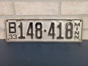 lot 2252 image: 1933 Minnesota License Plate
