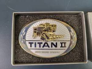 lot 2262 image: 1985 John Deere TITAN II Combine Belt Buckle