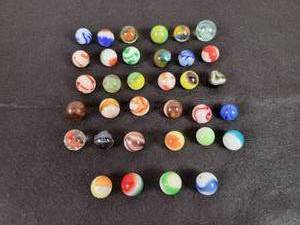 lot 2278 image: Lot of (34) Vintage Marbles - Sizes from 916 to 34