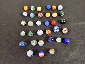 lot 2277 image: Lot of (33) Vintage Marbles - Sizes from 916 to 1116