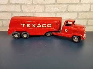 lot 2186 image: Buddy L 1950s Pressed Steel Red Texaco Fuel Tanker Truck