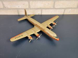 lot 2285 image: Vintage American Airlines Douglas DC-7 Airplane Model - Possibly for a Travel Agents Counter