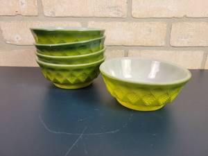 lot 2300 image: (5) Anchor Hocking FIRE KING Bowls - Kimberly Diamond Green Pattern