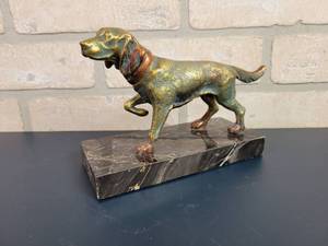 lot 2298 image: Vintage Pointer Dog Statue on Marble