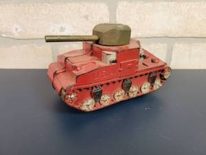 lot 2310 image: 1940s The Sun Rubber Co. Toy Tank - Custom Turret